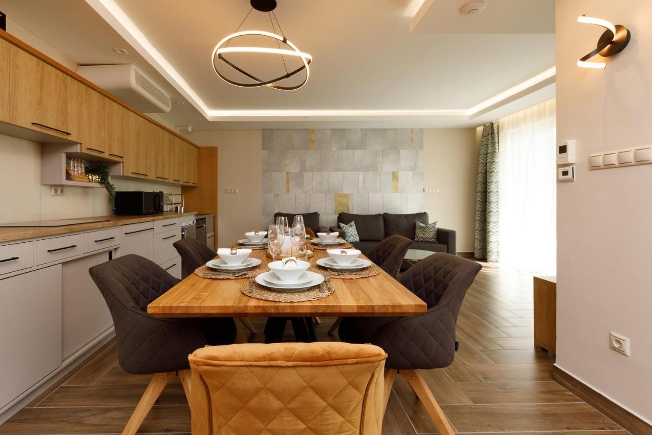 Royal Cafe Apartman Keszthely Exterior foto