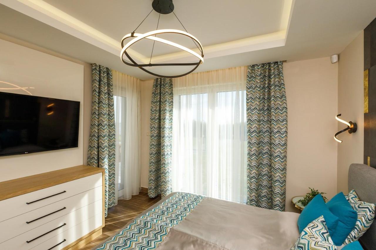 Royal Cafe Apartman Keszthely Exterior foto