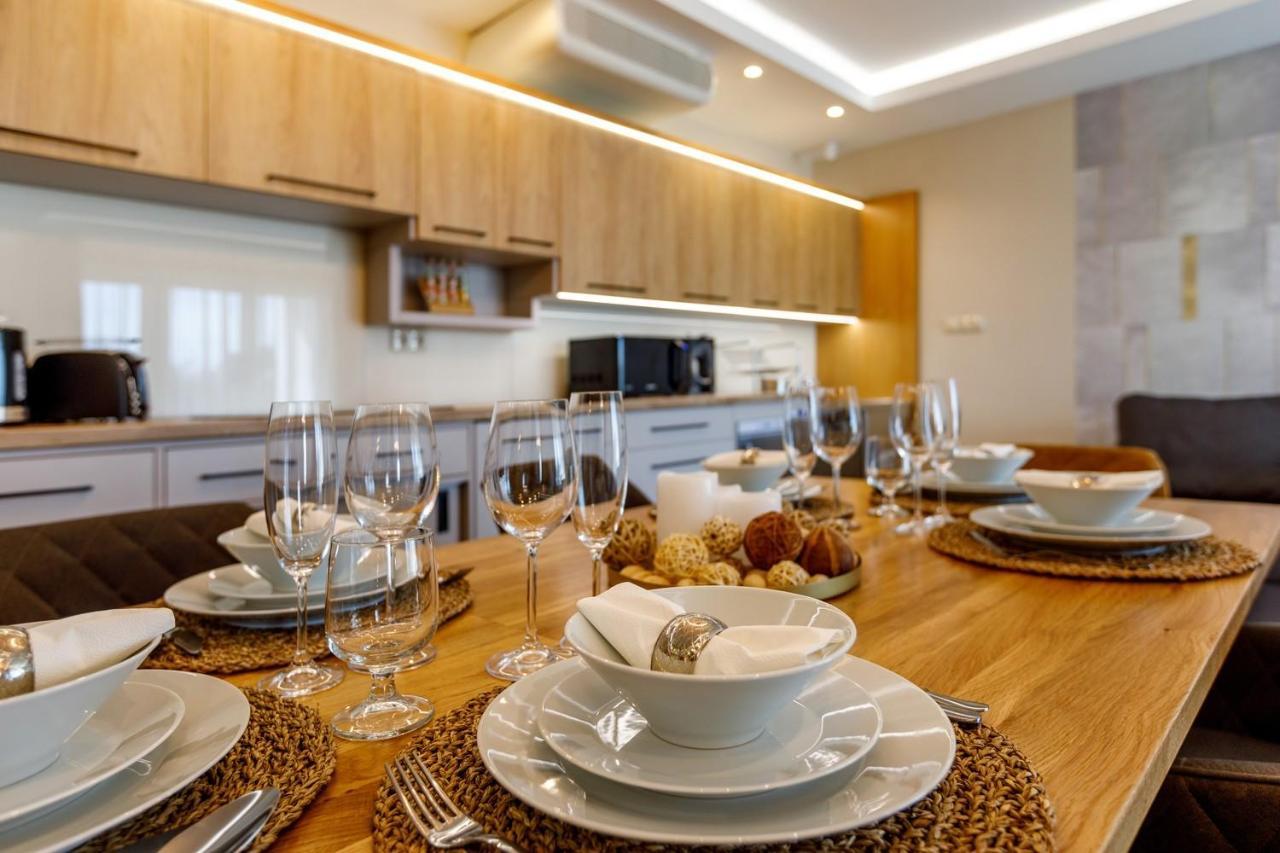 Royal Cafe Apartman Keszthely Exterior foto